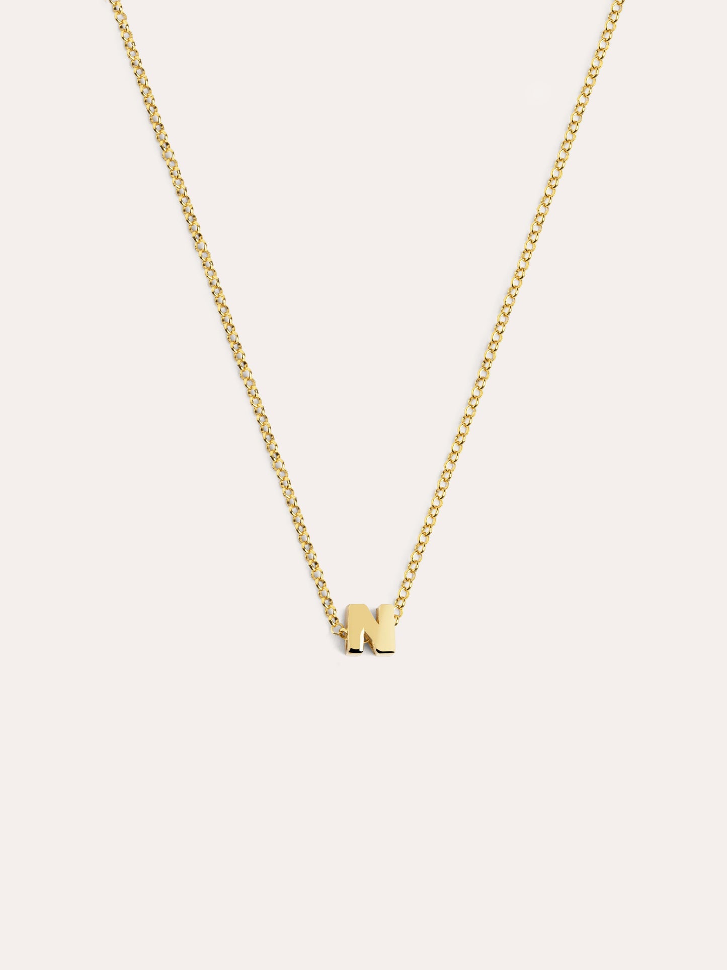 Gouden ketting met gepersonaliseerd initiaal