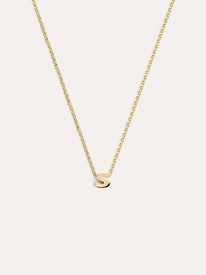 Gouden ketting met gepersonaliseerd initiaal